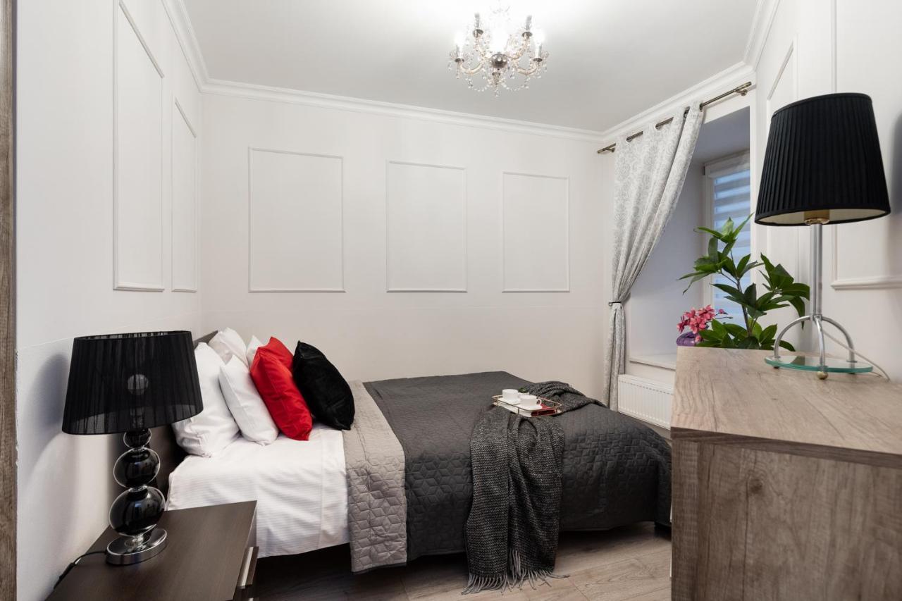 Luxe Living Boutique Pilsudskiego 11 Leilighet Krasków Eksteriør bilde