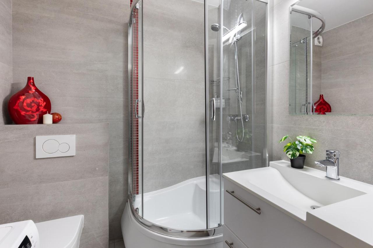 Luxe Living Boutique Pilsudskiego 11 Leilighet Krasków Eksteriør bilde